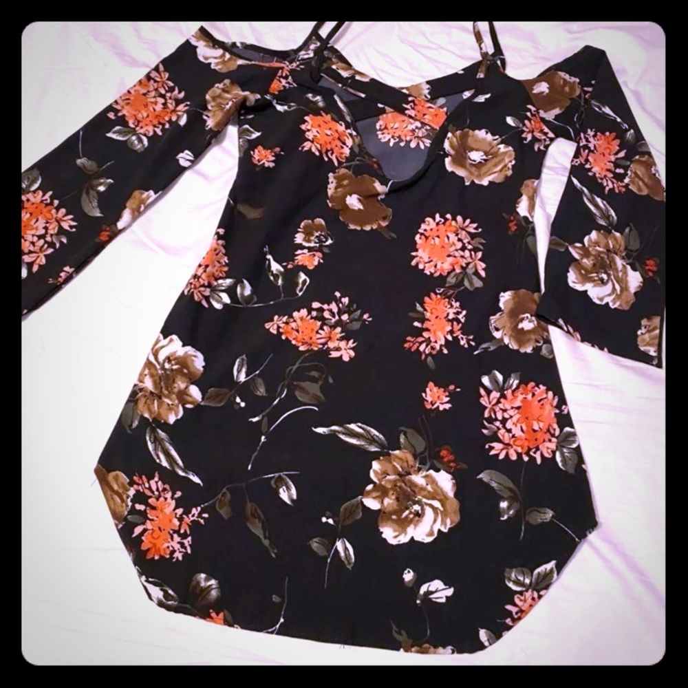 Cutest floral dress with lots of detail